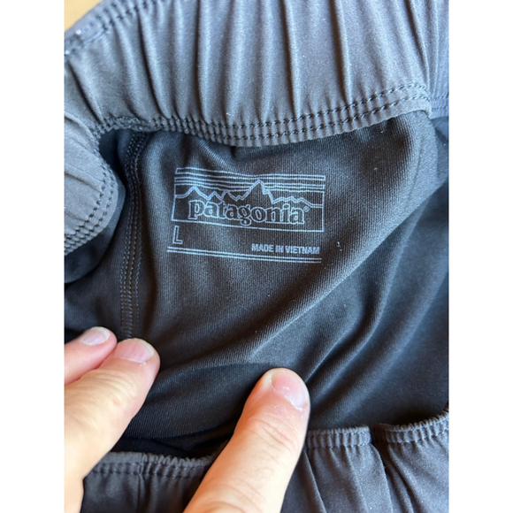 Patagonia® Black 
Women's Fleetwith Skort
Style #58635. Size Large - Picture 3 of 6